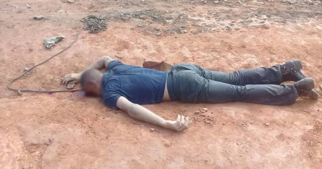 Com sinais de facadas, corpo de homem é encontrado em estrada vicinal em Murici