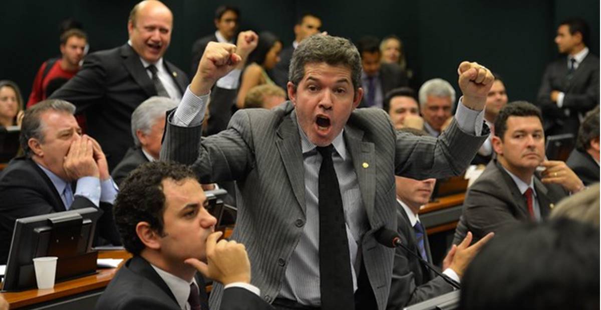 Crise no PSL aumenta e coloca em duvida credibilidade do partido — © Fábio Rodrigues