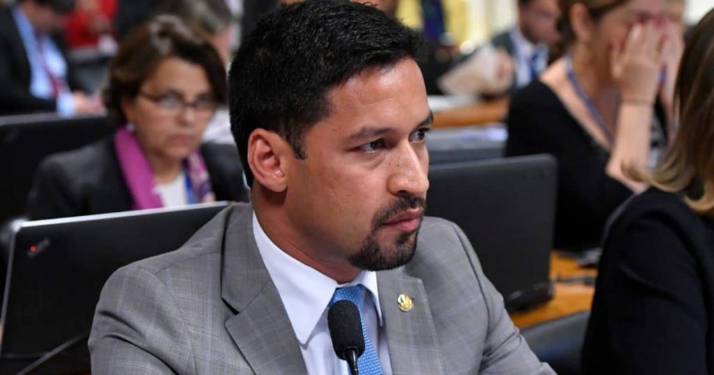 Rodrigo Cunha votou a favor da Reforma da Previdência