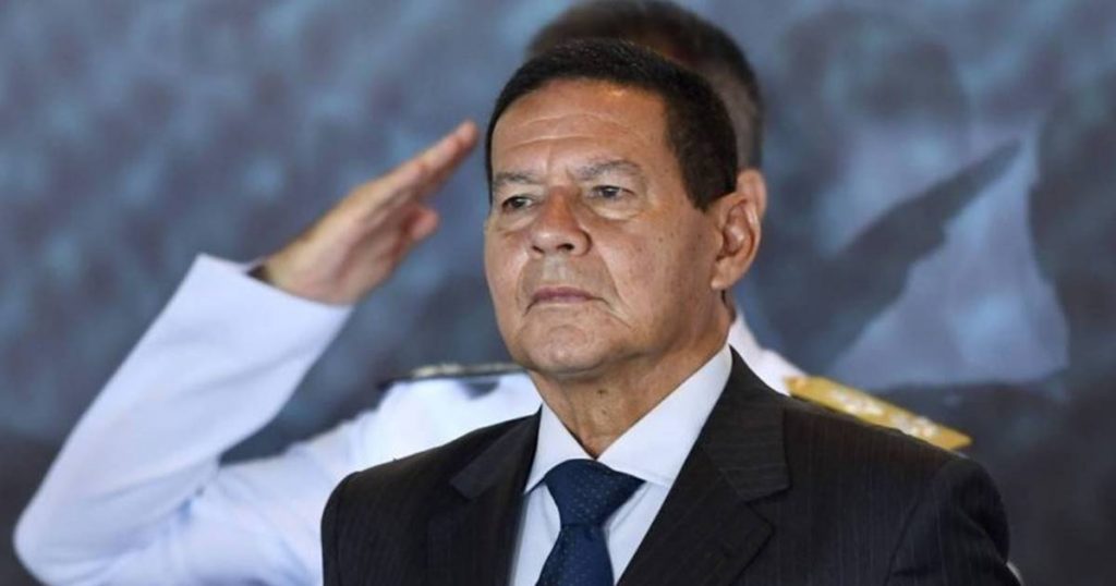 “Estamos no limite de uma depressão”, diz Mourão durante discurso em Maceió