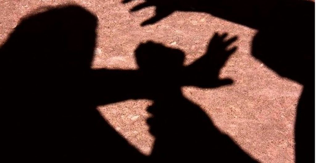 Mulher luta com suspeito para não ser estuprada em Maceió