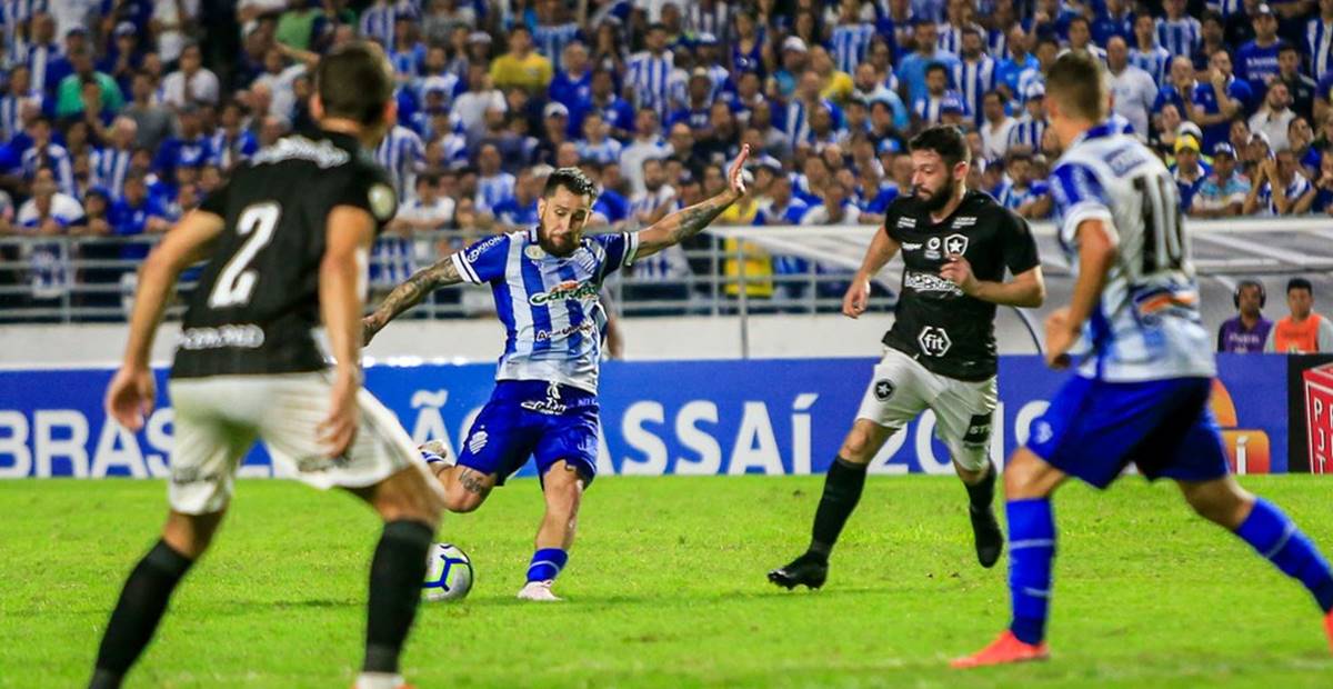 Na briga contra o rebaixamento, CSA enfrenta o Botafogo nesta segunda-feira — © Aílton Cruz