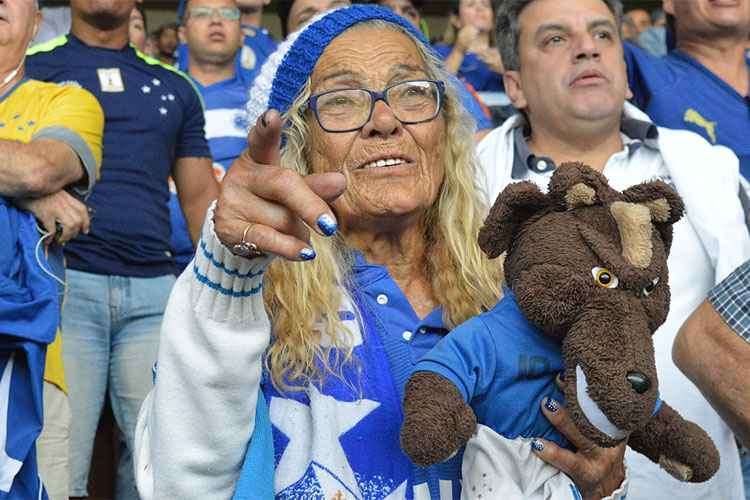 Dona Salomé tinha 86 anos e sempre estava nas partidas que o clube disputava — © Reprodução 