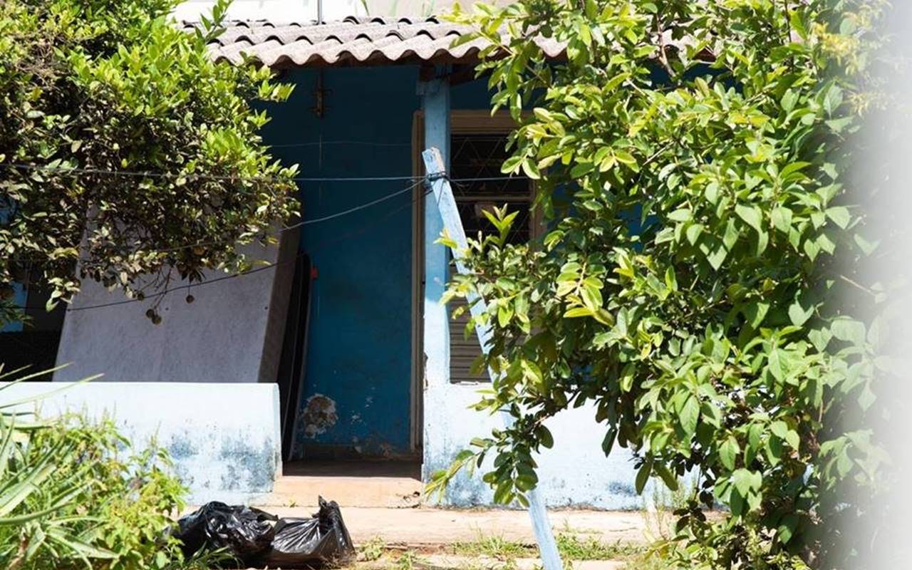 Casa onde a idosa foi encontrada — © Hugo Barreto/Metrópoles