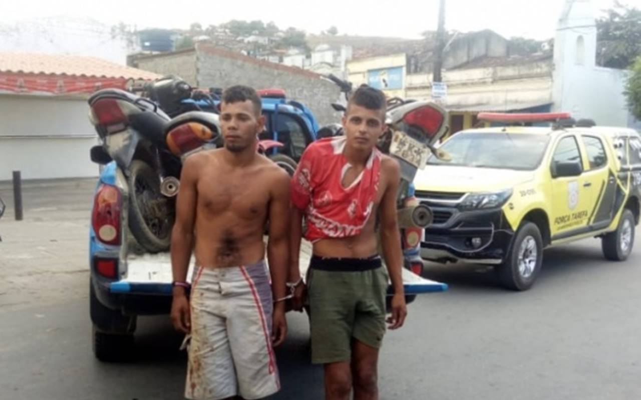 Dupla é presa suspeita de roubar motocicletas em São José da Laje — © Divulgação/Guarda Municipal