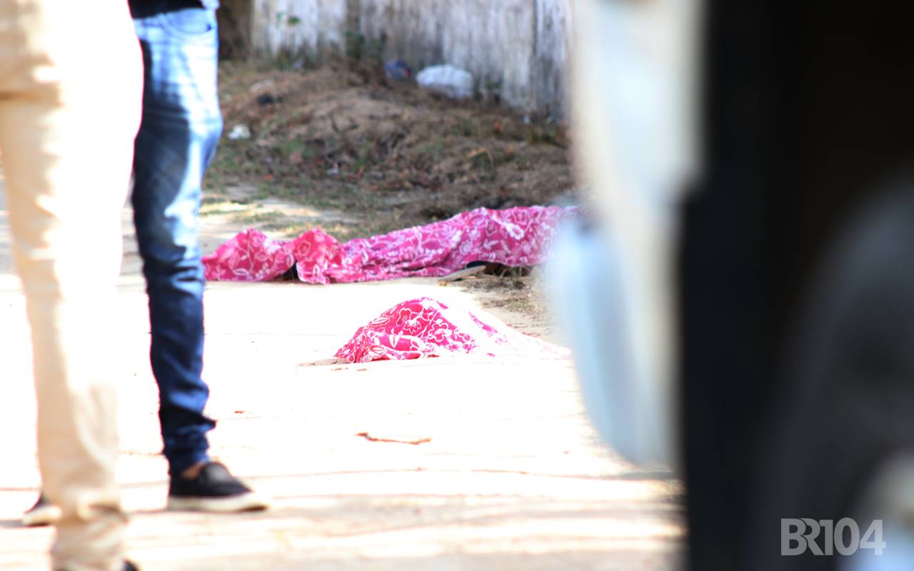 Mulher foi morta a facadas e teve a cabeça decepada — © Izael Nascimento/BR104