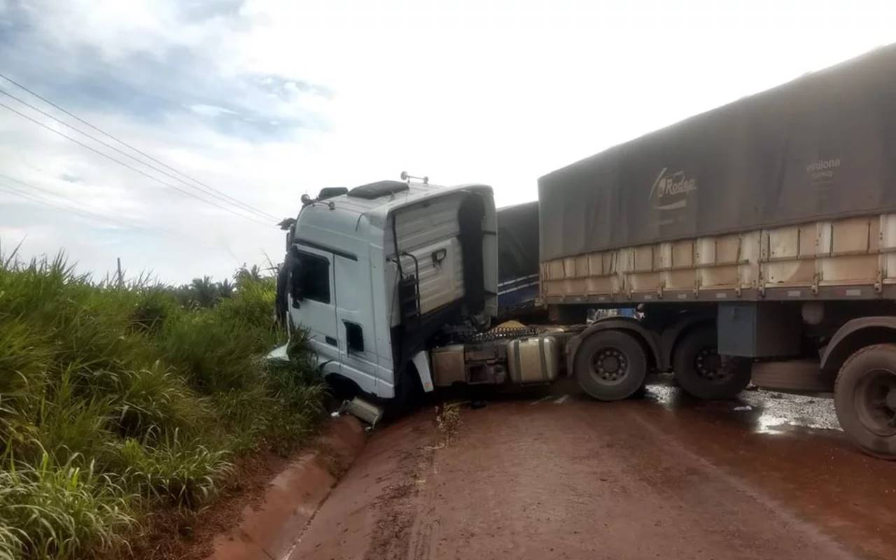 Acidente envolveu três carretas no estado do Pará — © Reprodução/Redes Sociais