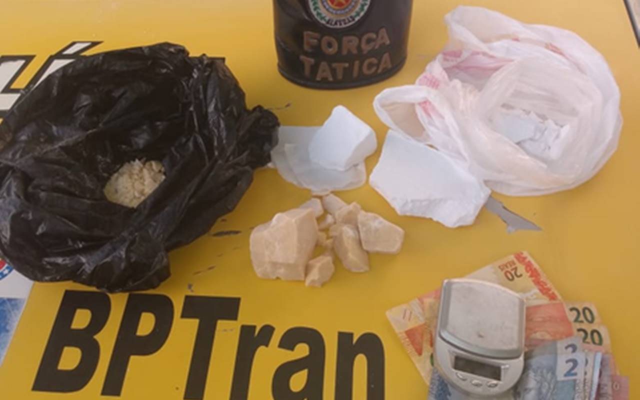 BPTran apreende homem com crack e cocaína em União dos Palmares — © BPTran