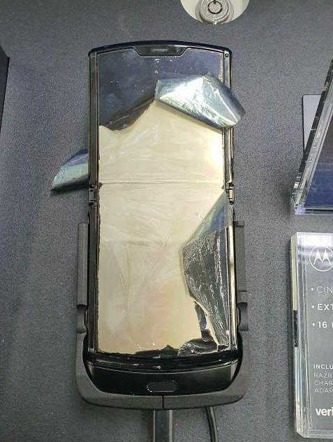 Smartphone da Motorola Razr — © Reprodução 