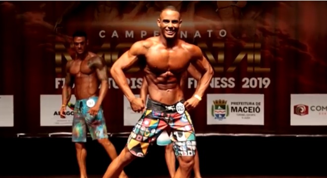 Jhon Lins participará de competição de fisiculturismo — © Reprodução