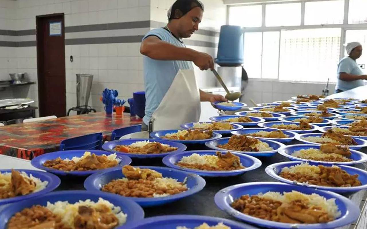 Prefeituras deverão distribuir merenda aos alunos durante suspensão das aulas