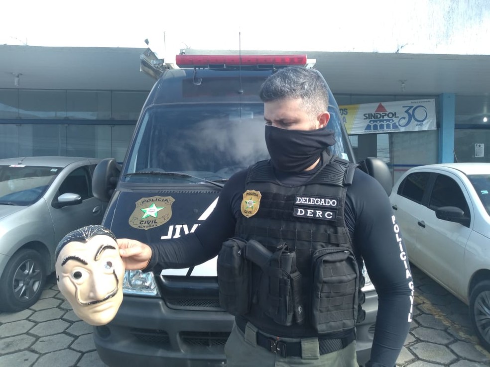 PC/AL cumpre mandados de busca e apreensão nesta quinta-feira (28), em Maceió