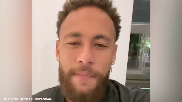 Neymar doa chuteira para leilão beneficente — © Reprodução