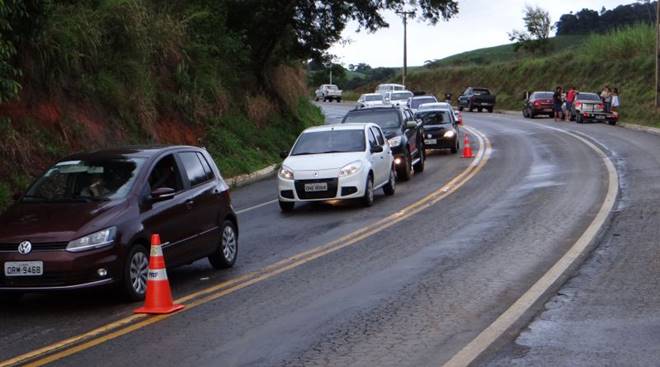 Acidente na Curva da Melancia em Ibateguara deixa o trânsito lento - Imagem ilustrativa