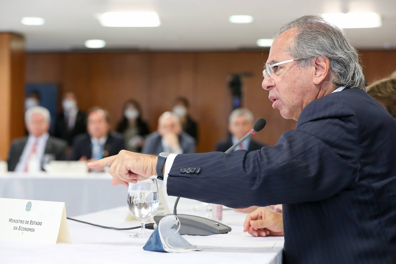 Ministro Paulo Guedes durante reunião do ministério, anunciando a criação do Renda Brasil - Divulgação