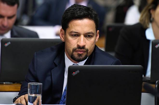 Rodrigo Cunha lamenta contágio de Covid-19 por Bolsonaro