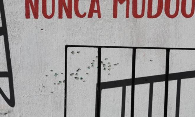 Cerca de 60 pessoas estavam na praça onde aconteceu o crime — © Bruno Campos/JC Imagem