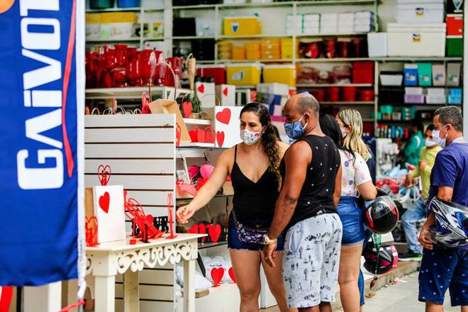 Black Friday: Shoppings e comércio abrem em horário especial nesta sexta (27)