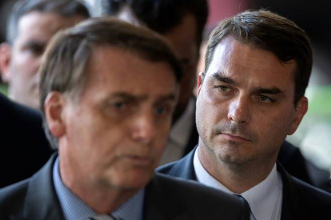 Mais um filho de Jair Bolsonaro testa positivo para o novo coronavírus