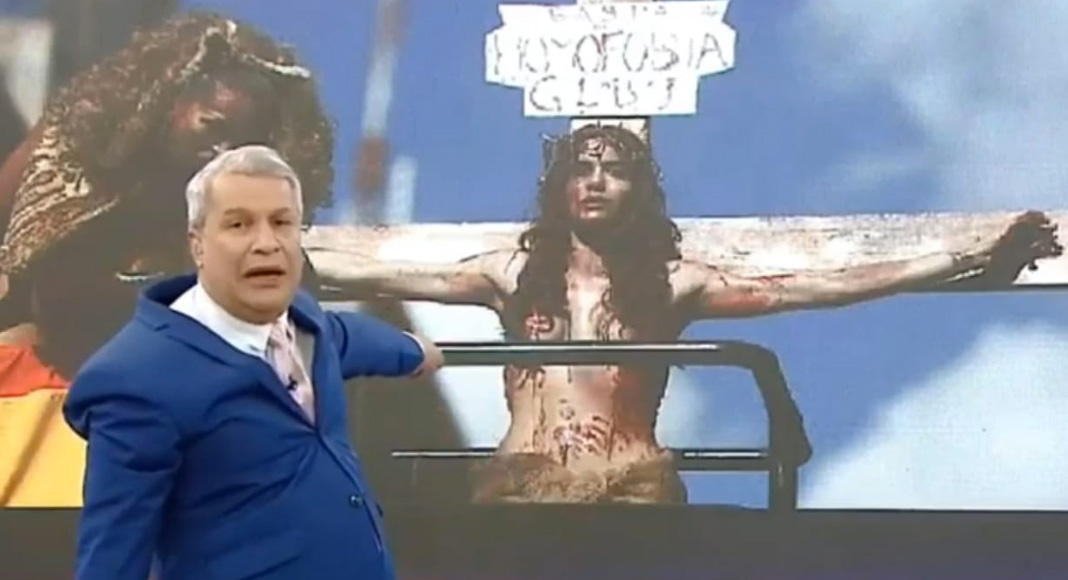 Sikêra ofendeu modelo trans que interpretou Jesus em uma Parada do Orgulho LGBTQI+ no ano de 2015 — © Reprodução