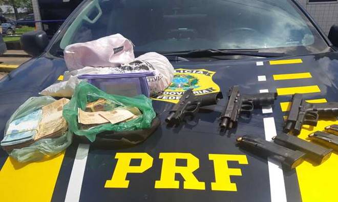 Prefeito alagoano e mais três são presos com armas e dinheiro em Recife