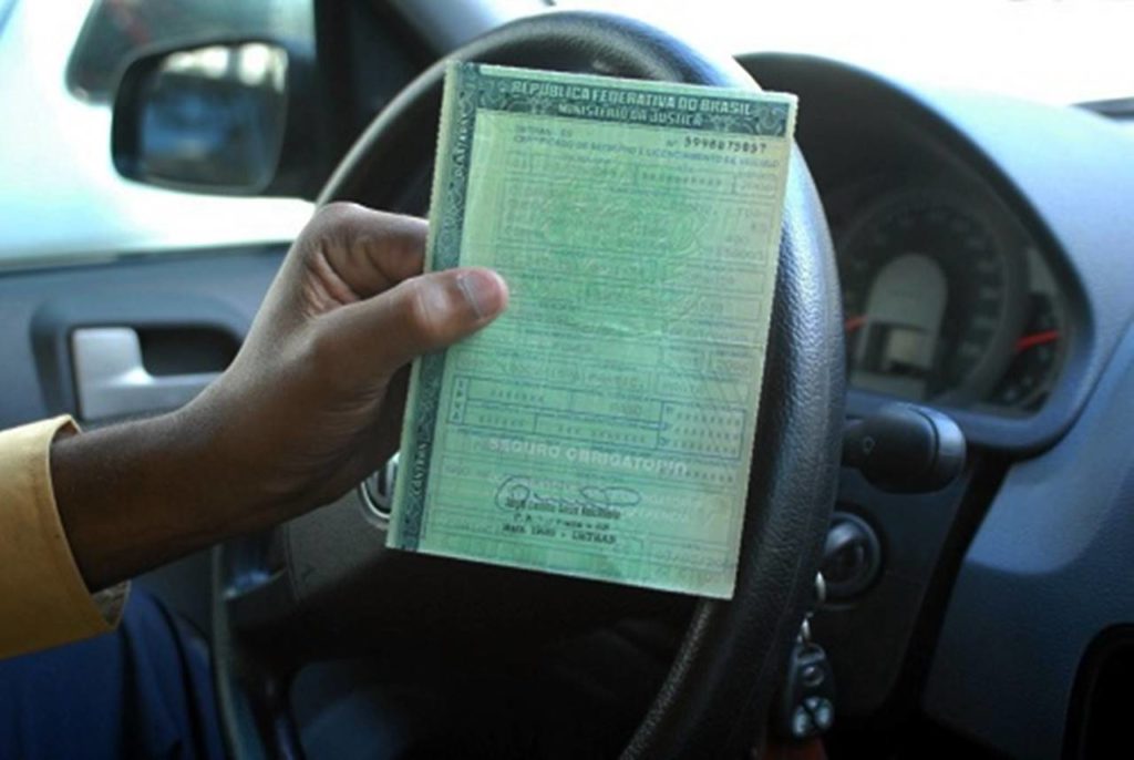 ALE derruba veto e proíbe apreensão de veículos com IPVA atrasado em Alagoas