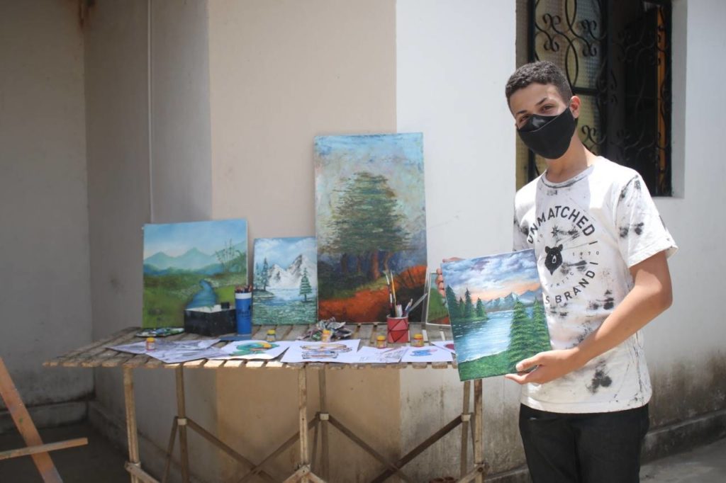 Adolescente de 13 anos domina a arte da pintura em tela — © Oziel Nascimento/BR104