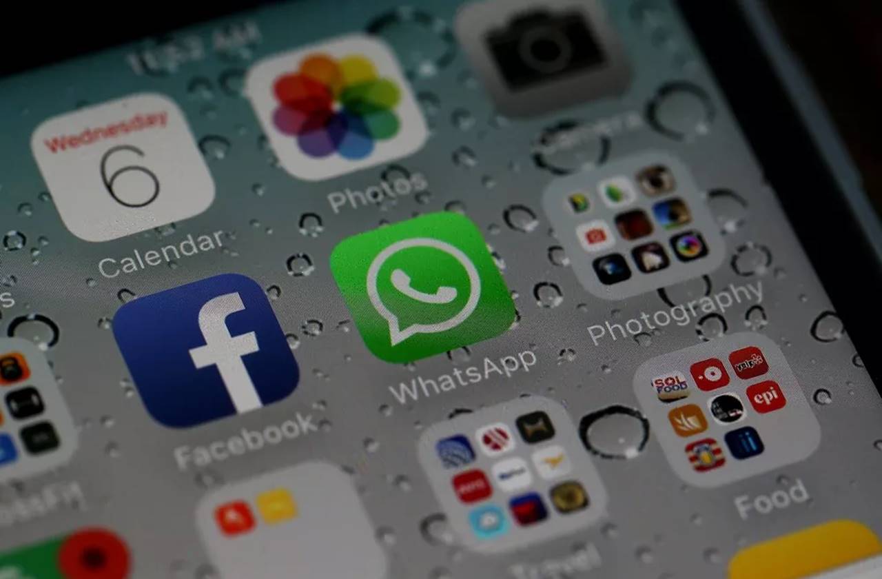 Aplicativos do Facebook e WhatsApp no iPhone — © Justin Sullivan/Getty Images/AFP