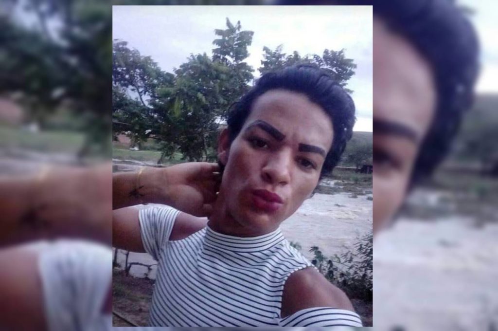 Travesti é morta com facada no pescoço em São José da Laje — © Reprodução
