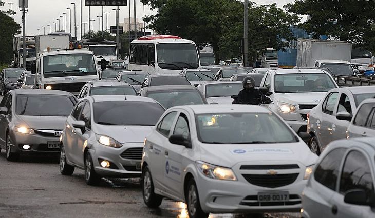 Órgãos de transito de Alagoas afirmam que continuarão efetuando prisão de veículos com IPVA atrasado — © Reprodução