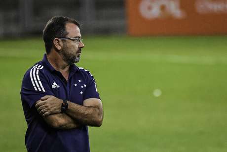 Treinador Enderson Moreira demitido por diretoria do Cruzeiro — © Reprodução