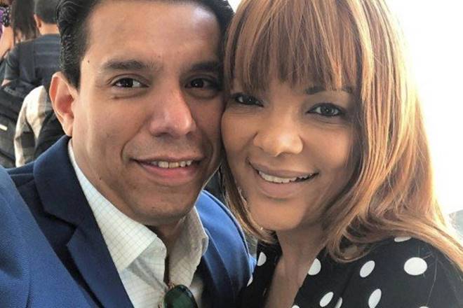 Intimada, Flordelis se apresenta à Seap e coloca tornozeleira eletrônica