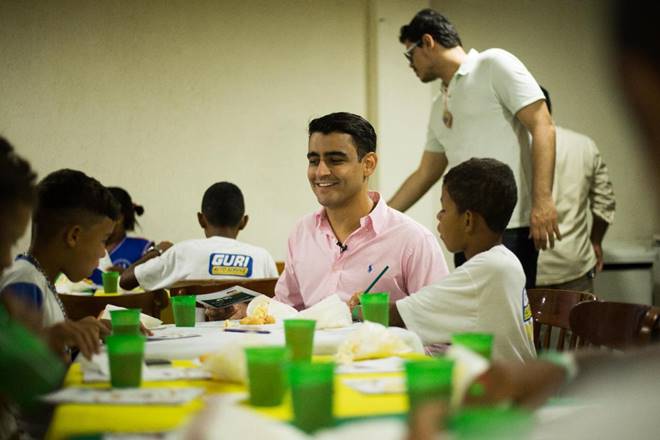 Ampliar o acesso às creches é um dos compromissos de JHC com a educação — © Assessoria