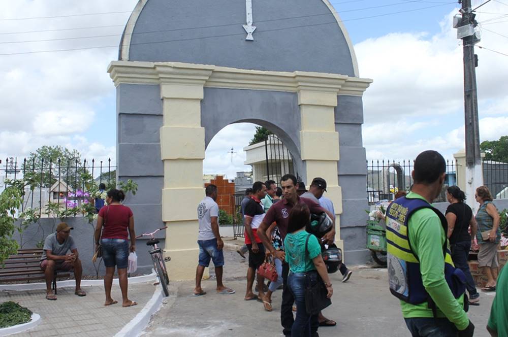 Cemitério Público Campo Santo dos Palmares — © Gustavo Lopes/BR104