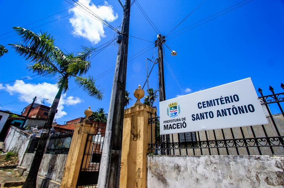 Cemitério Santo Antonio, no bairro de Bebedouro — © Secom Maceió