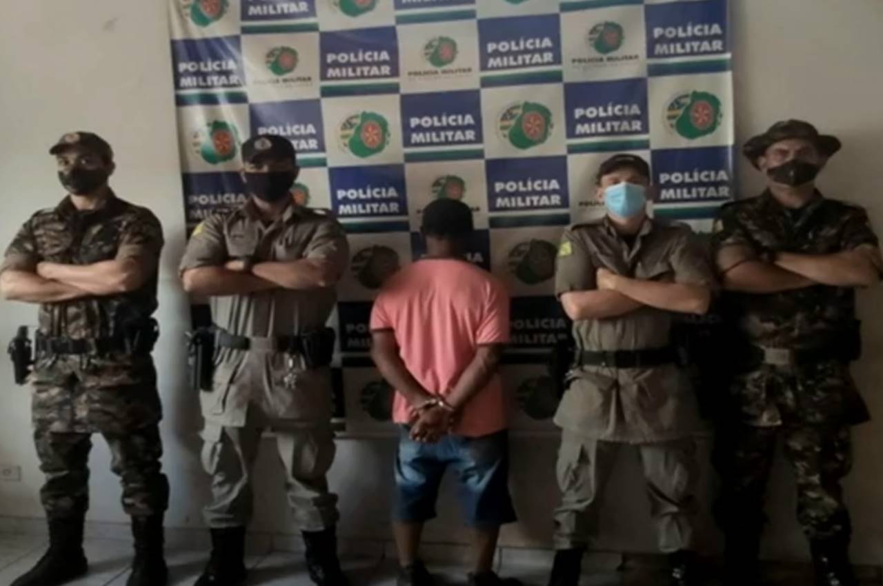 Homem é preso suspeito de arrastar cachorro em um moto, em Inhumas — © Reprodução