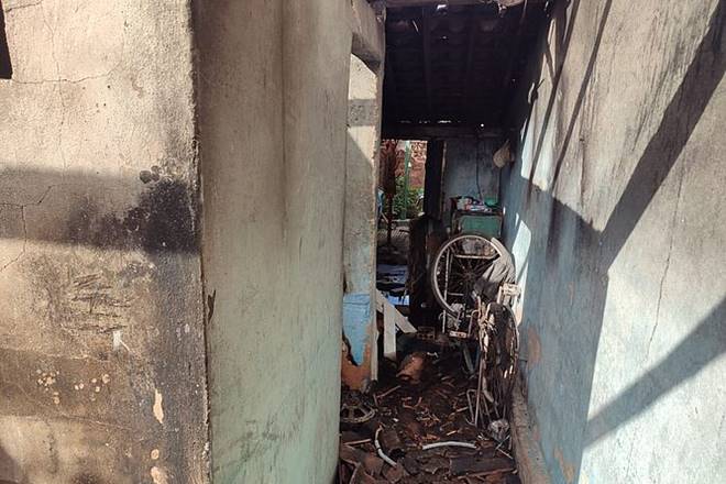 Idoso sofre queimaduras de 1° e 2º grau após casa pegar fogo em Bebedouro — © Bruno Protasio