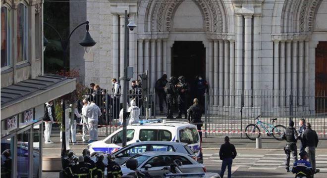 Igreja onde o atentado ocorreu, na França — © Reprodução