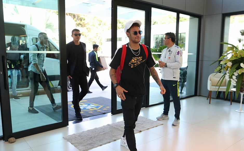 Neymar se apresenta na Granja Comary — © Reprodução