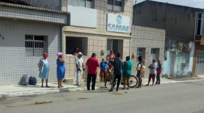 Moradores protestam em Ibateguara após falta de água