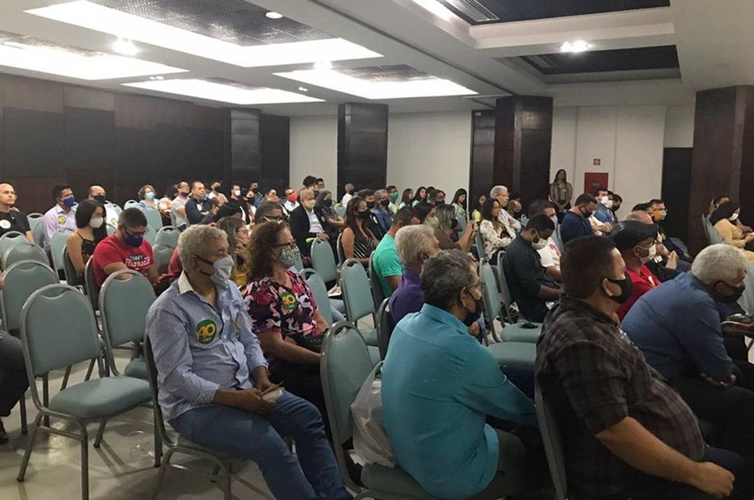 Ordem dos Pastores Evangélicos de Alagoas declara apoio a JHC — © Assessoria