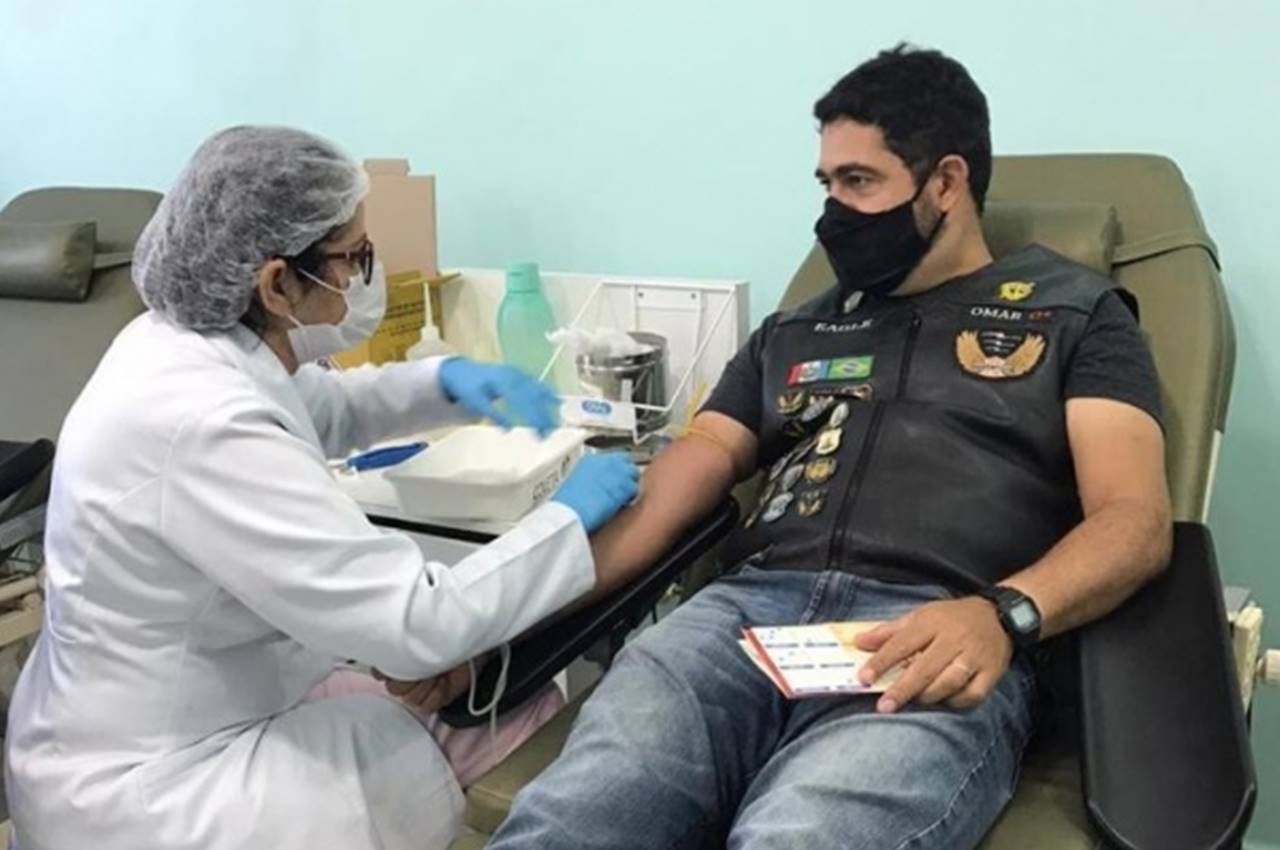 Para se candidatar à doação de sangue o voluntário deve estar de máscara — © Divulgação