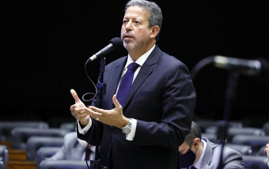 Justiça absolve Arthur Lira em caso de rachadinha em Alagoas