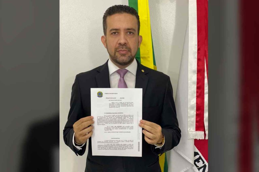 Deputado federal André Janones