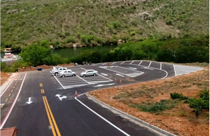 Imagem do estacionamento da via que dá acesso ao Rio São Fransico — © Ascom/Setrand