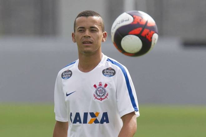 Atacante palmarino Luidy aciona o Corinthians na Justiça