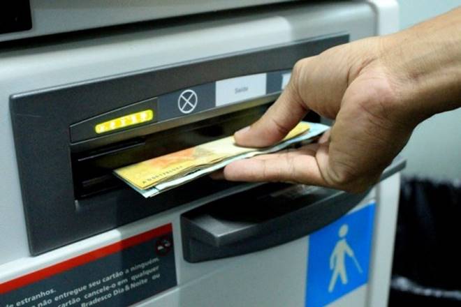 Bancos abrem em horário especial nesta quinta, véspera de Natal; confira