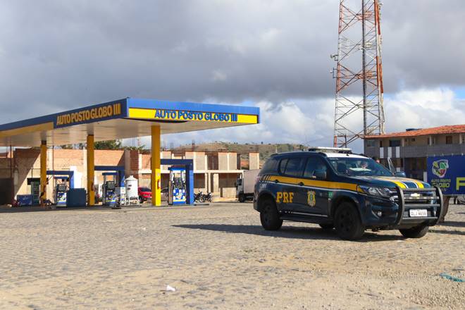 PRF em estabelecimento da Eliane Torres, em União dos Palmares — © Rayanne Rodrigues/BR104