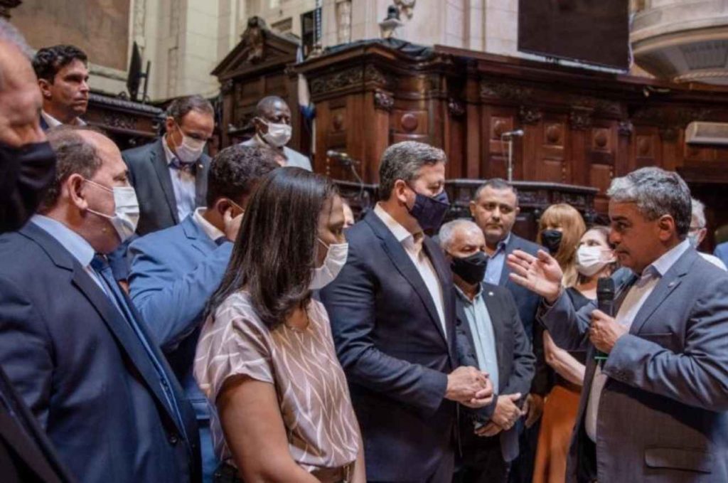 Deputada Flordelis declara apoio a Arthur Lira na disputa pela Câmara