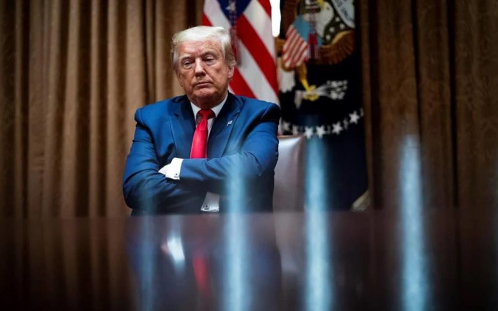 Trump prometeu 10 anos de prisão para quem destruir estátuas nos EUA